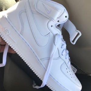 Meet your Posher, Adrian